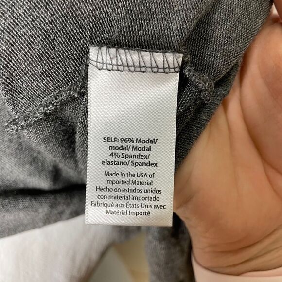 Beyond Yoga long sleeve gray v neck top small - Picture 7 of 8